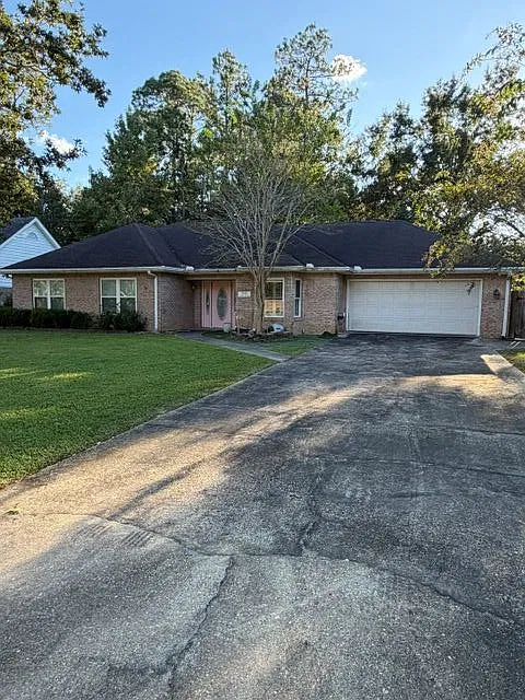 3 bed, 2292 sqft, $1,850 — Photo 1