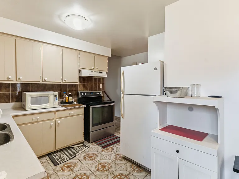 156 Paperbirch Cres — Photo 13