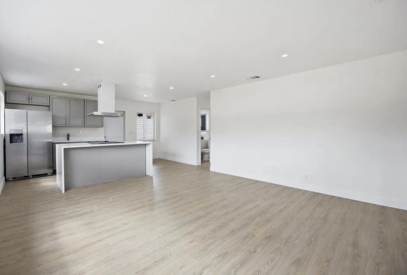 3 bed, 1618 sqft, $3,450 — Photo 2