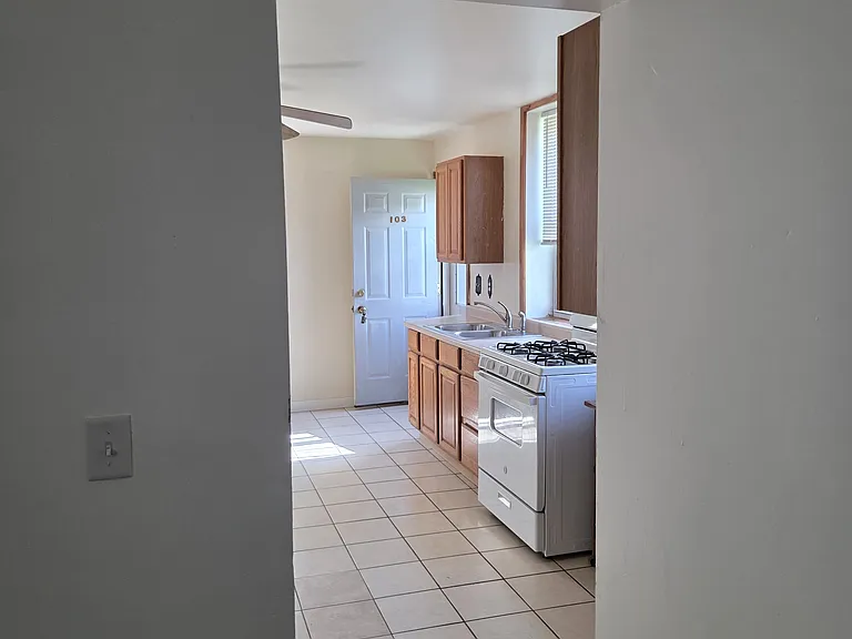 103 Railroad Ave #103 — Photo 2