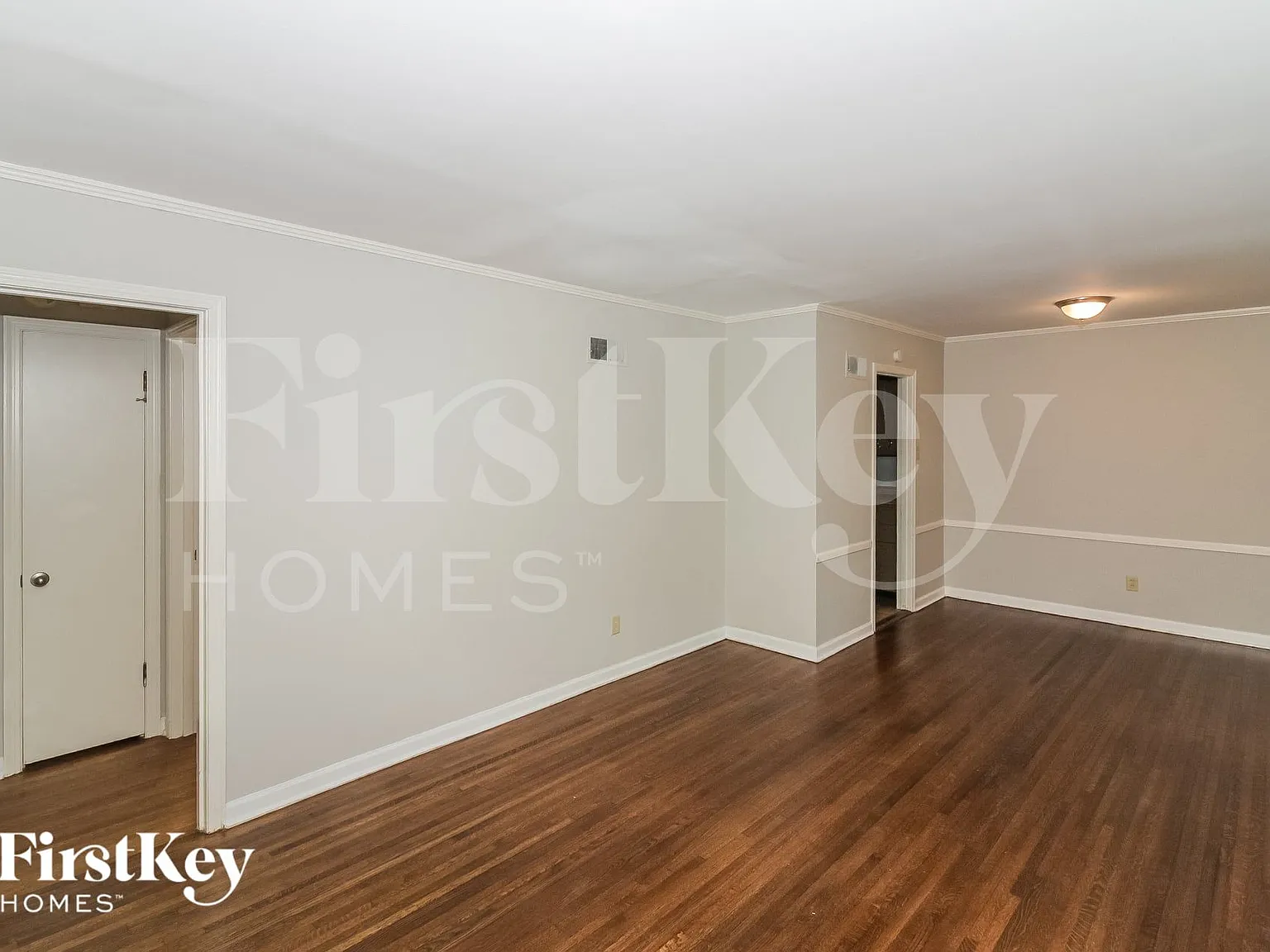 3 bed, 1.0 bath, 1530 sqft, $1,410 — Photo 2