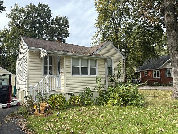 3rd image of 3135 N Macarthur Rd