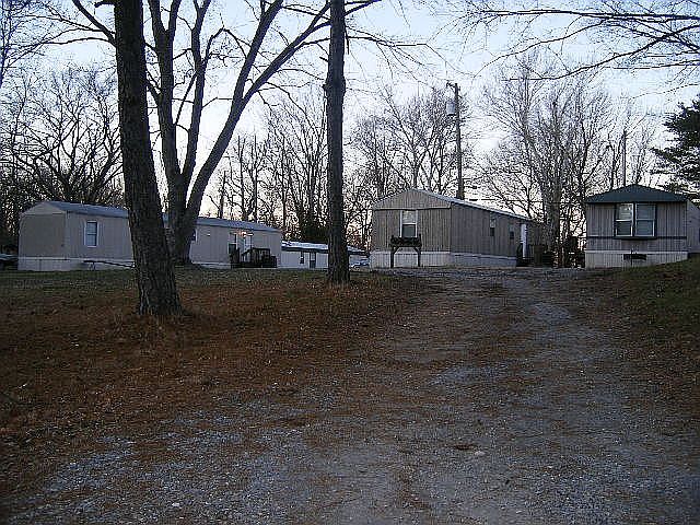 1st image of 143-147 Hadley Dr