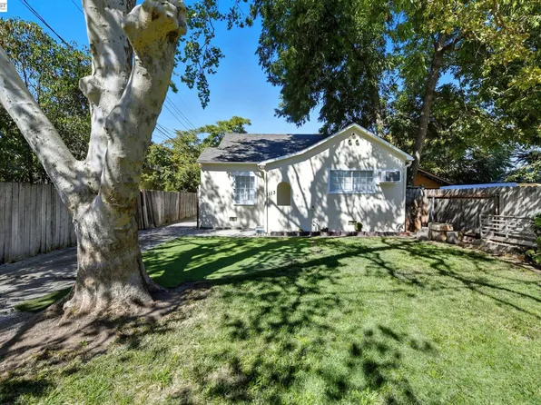 1113 Rivera Dr, Sacramento, CA 95838