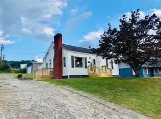910 Fairview St, Elizabethton, TN 37643