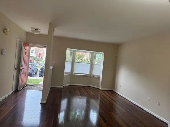 18 Hunters Gate Ct, Silver Spring, MD 20904