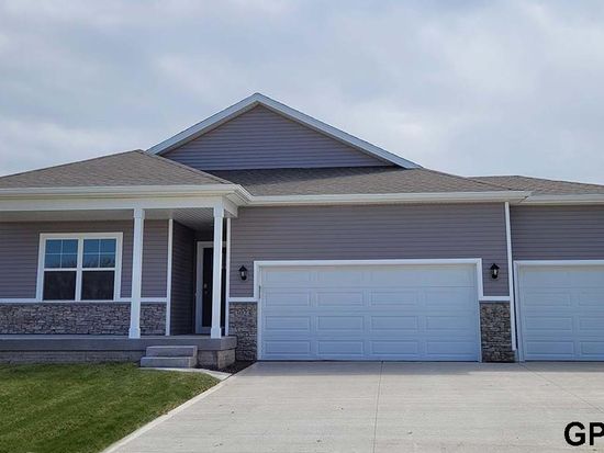 6220 Harvest Dr, Papillion, NE 68157