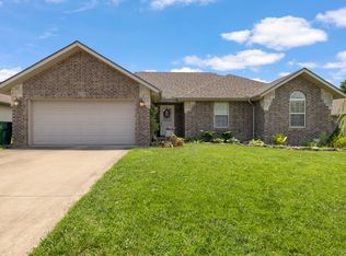 203 Kingsley Dr, Monett, MO 65708