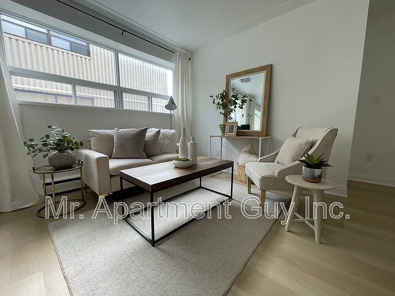 1284 Fennell Ave E #10 — Photo 8