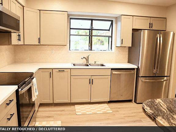 5th image of 375 W Valley Cir APT B