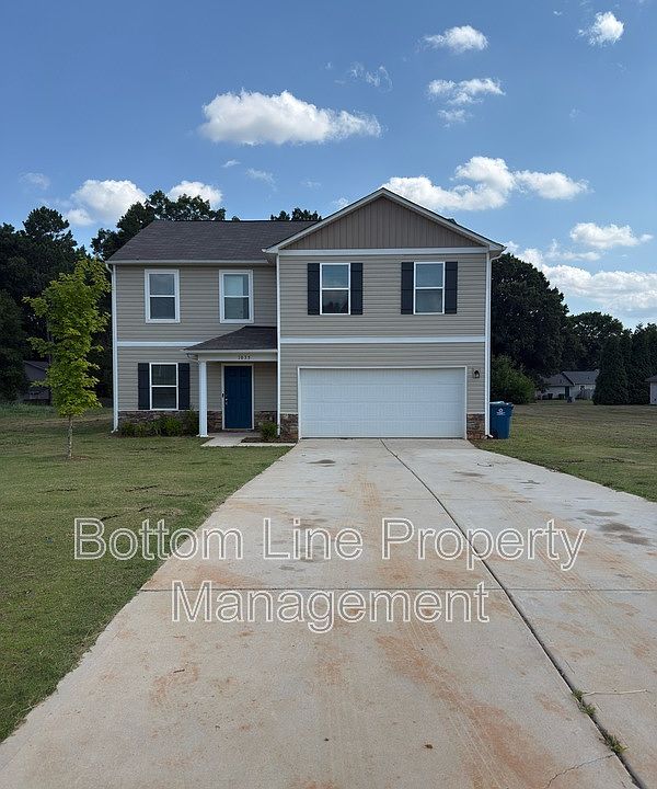 1st image of 1035 Pepper Ln