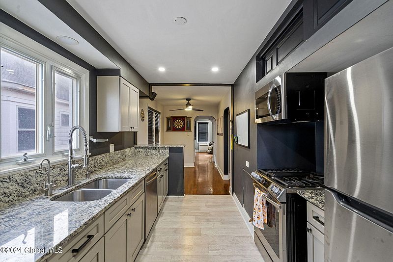 2nd image of 117 Kent Street