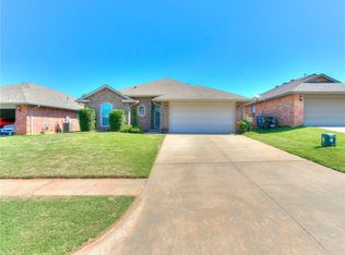 10819 SE 27th St, Midwest City, OK 73130