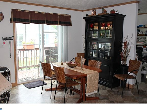 3rd image of 252 Horseshoe Dr