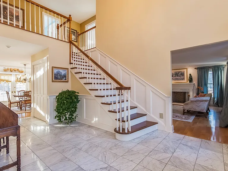 123 Randi Dr — Photo 9