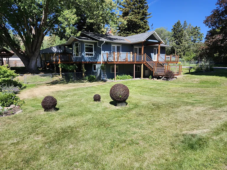 2415 Woodland Ave — Photo 9