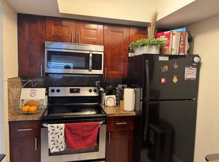 240 NW 107th Ave APT 211, Miami, FL 33172