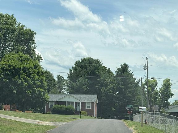 4th image of 2718 Mayfield Dr