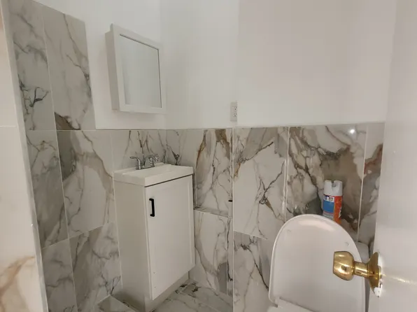 59-24 68th Avenue image 4 of 8