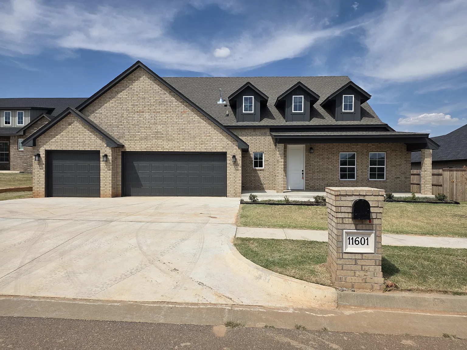 4 bed, 2200 sqft, $2,595 — Photo 1