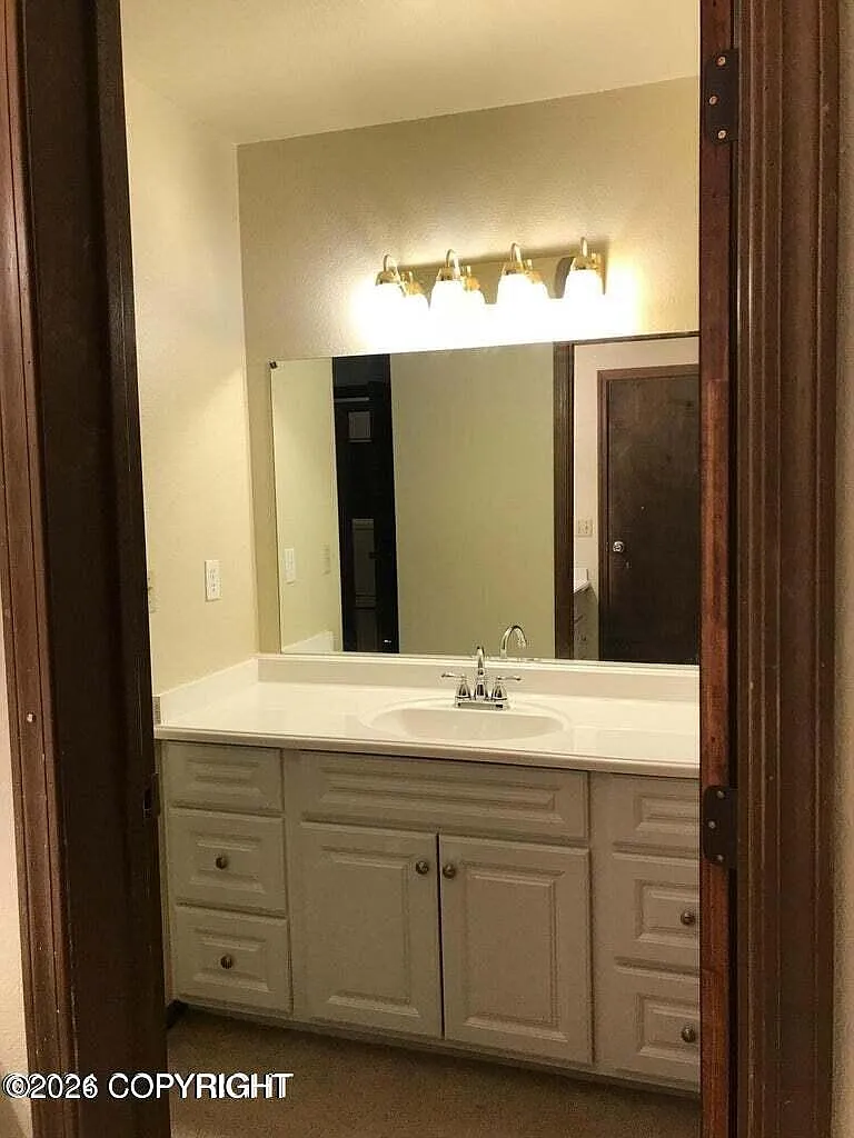 3 bed, 1.0 bath, 1150 sqft, $1,700 — Photo 3