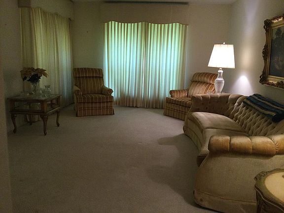 4th image of 1201 Williamsburg Dr