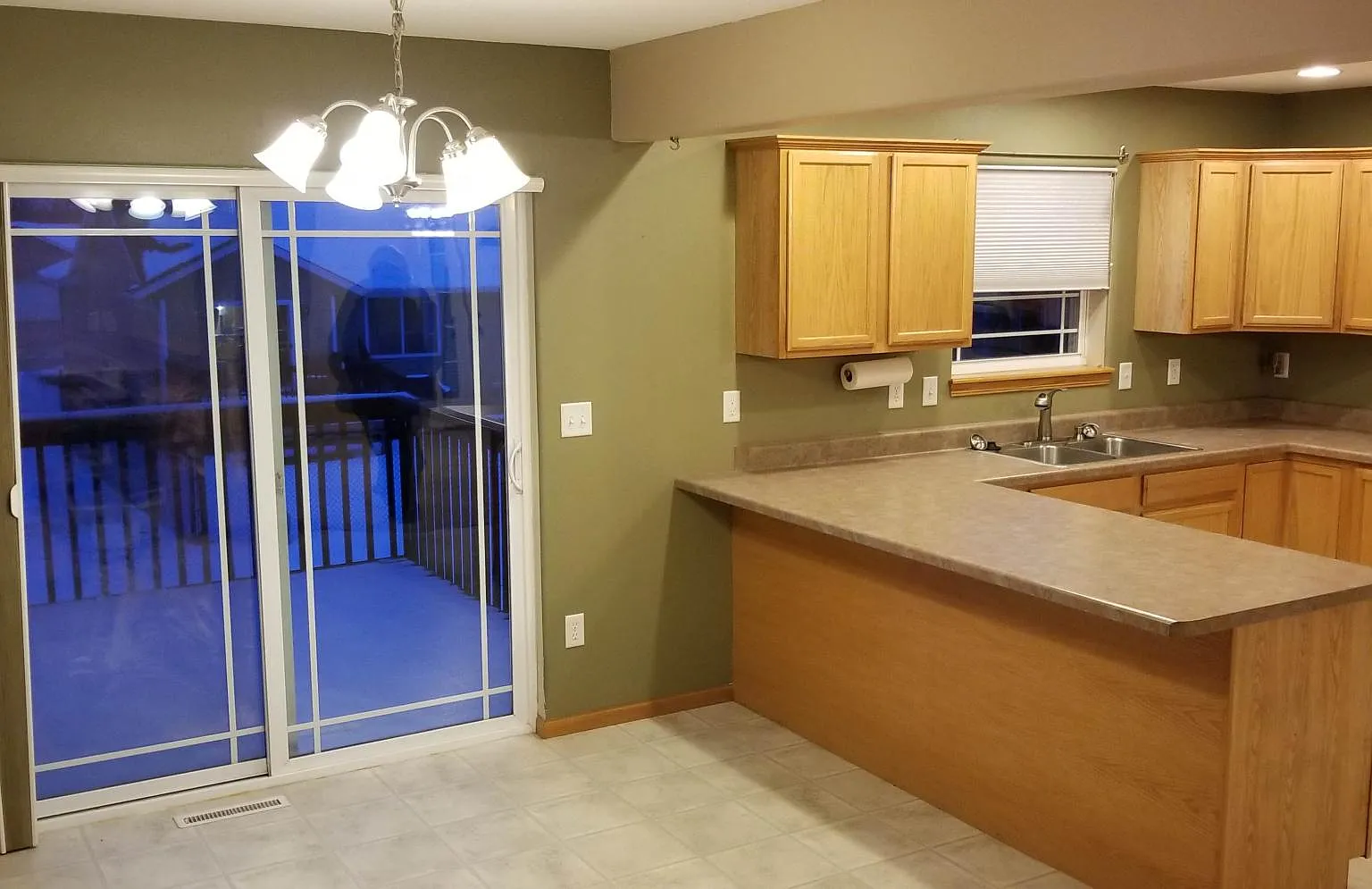 3 bed, 2.5 bath, 1388 sqft, $1,800 — Photo 4