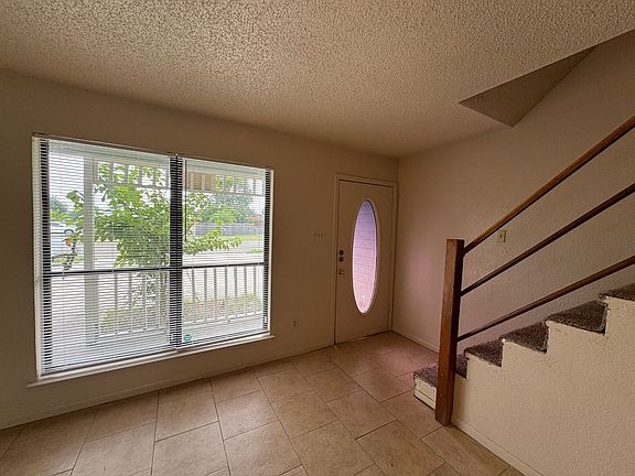 4th image of 2515 Bermuda Dr APT C