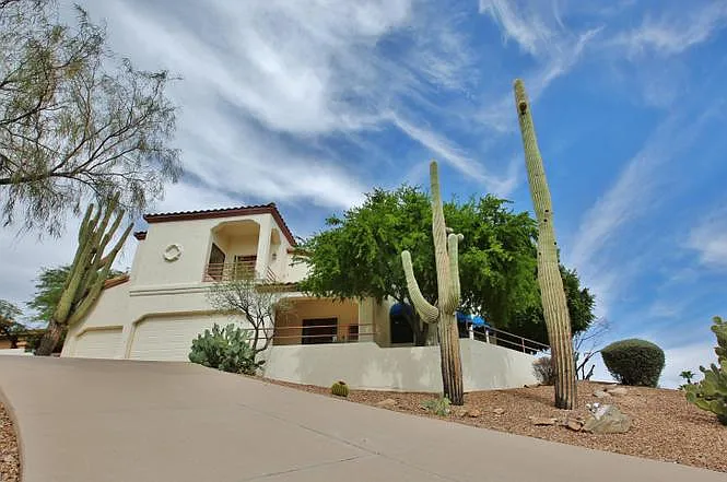 3 bed, 2.5 bath, 2259 sqft, $3,600 — Photo 2