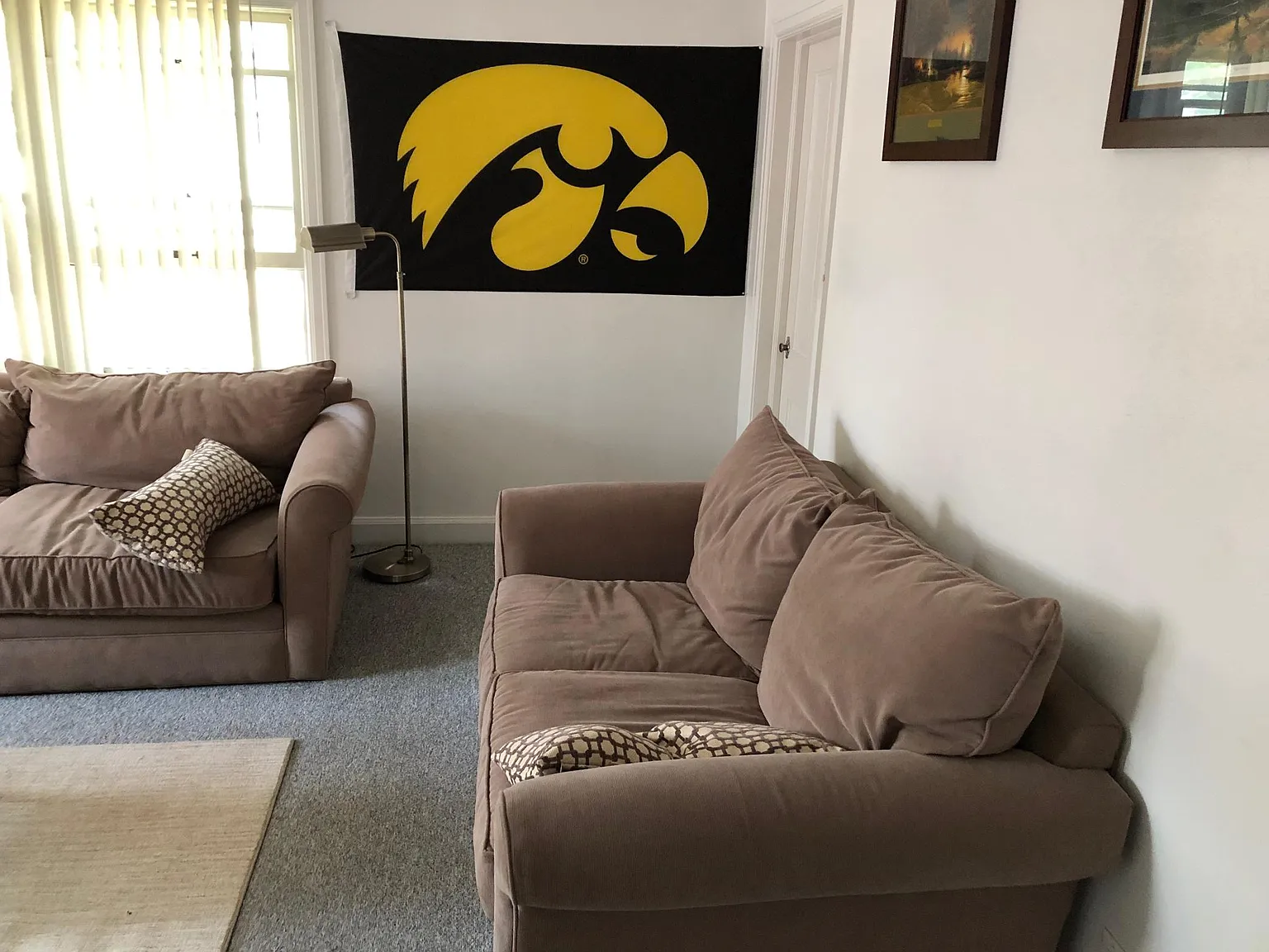 3 bed, 1300 sqft, $2,100 — Photo 3