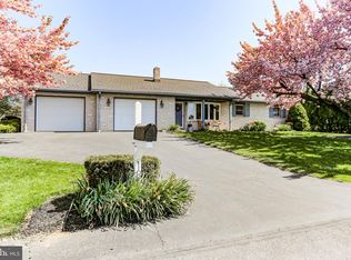 1820 Rhoda Ave, Mount Joy, PA 17552