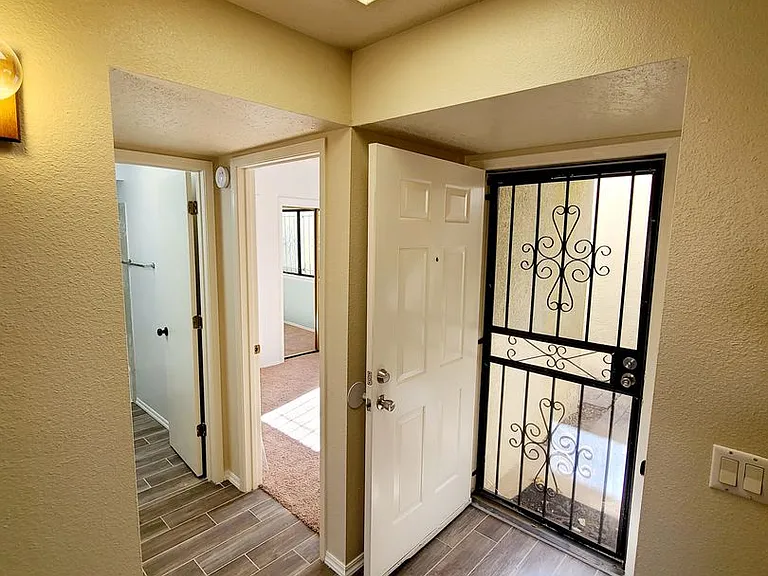 13119 Alice Ave NE — Photo 2