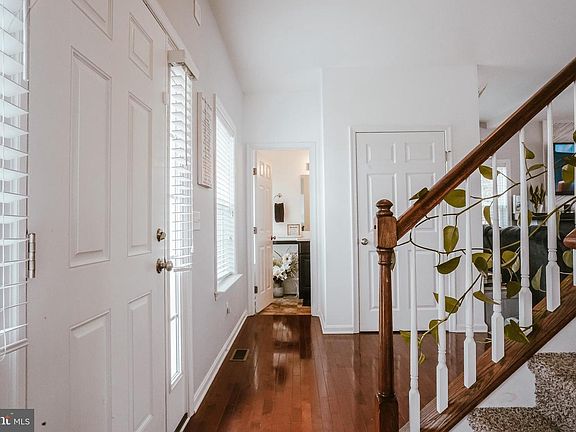 5th image of 23 Spring Dale Ln
