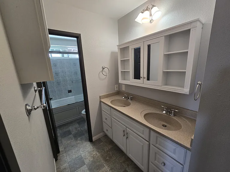 12870 Prairie Dog Ave — Photo 15