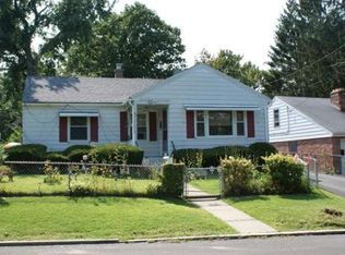 90 Strong St, Springfield, MA 01104