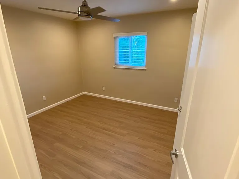 1411 Tyler Avenue — Photo 12