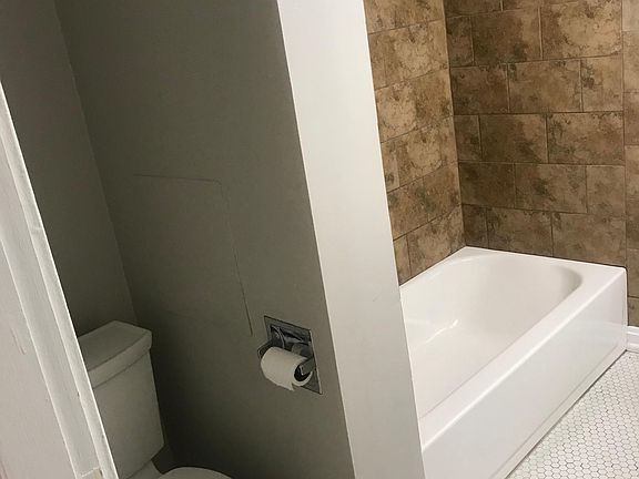 5th image of 1281 Grace Ave