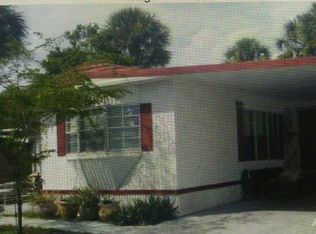 518 Jasmine Ln, Deerfield Beach, FL 33442