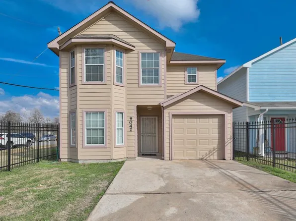 9042 McGallion Rd, Houston, TX 77022