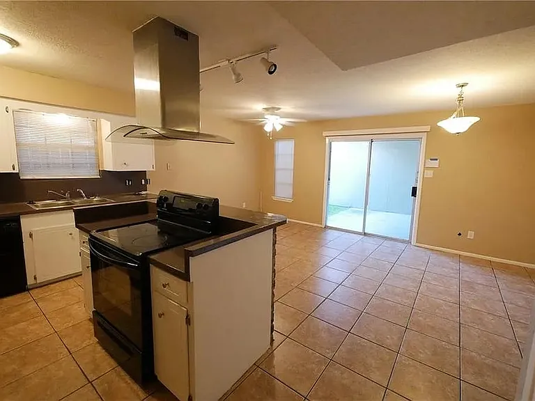 5001 Meandering Ln #A — Photo 8