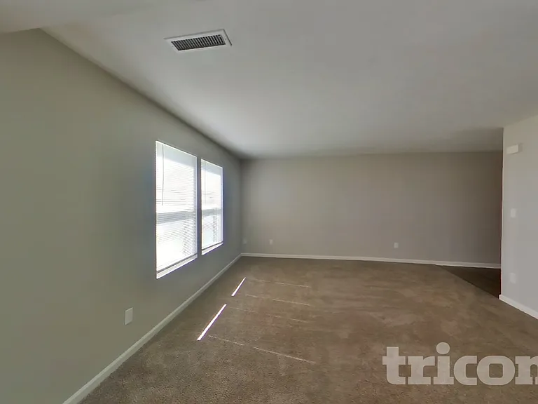 3203 Brandenburg Dr — Photo 3