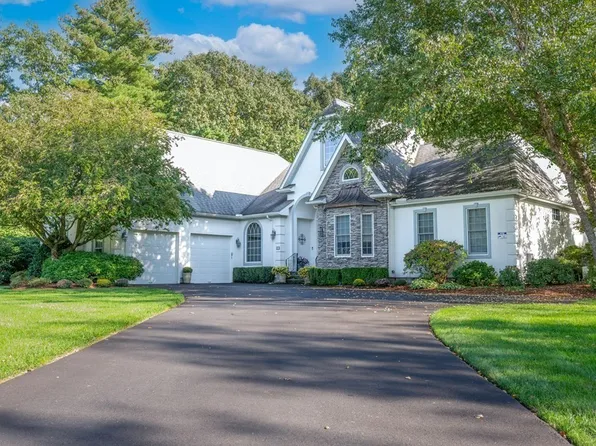 6 Garrett Spillane Rd, Foxboro, MA 02035