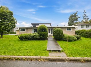 855 Mountainview Ave, Ottawa, ON K2B 5G1