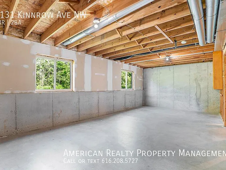 2131 Kinnrow Ave NW — Photo 12