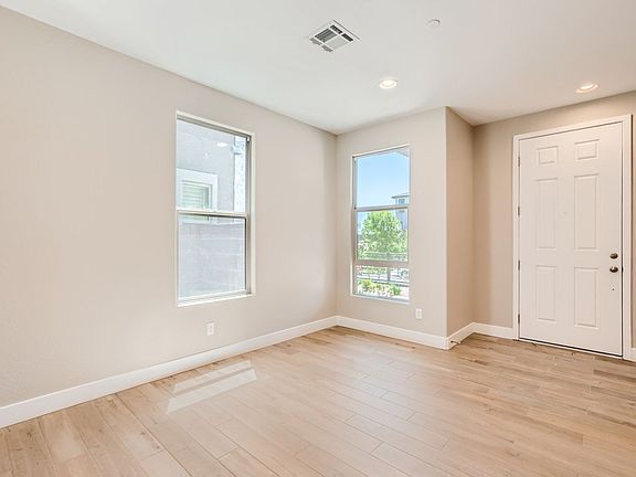3rd image of 11677 Emerald Lake Ave