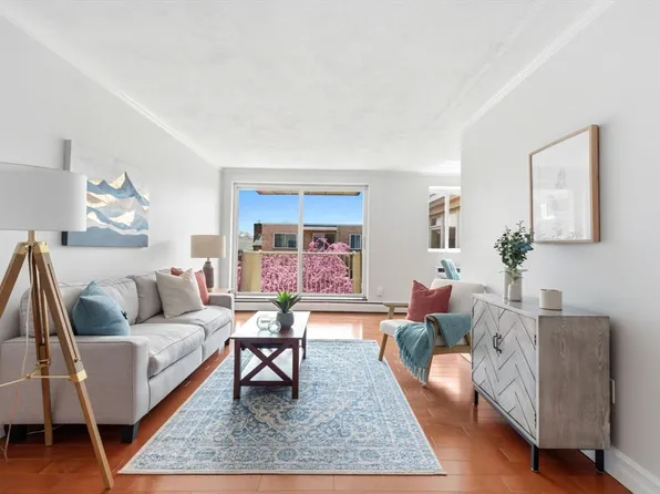123 Sewall Ave APT 3A, Brookline, MA 02446