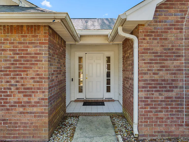 4591 Scarlet Dr — Photo 3