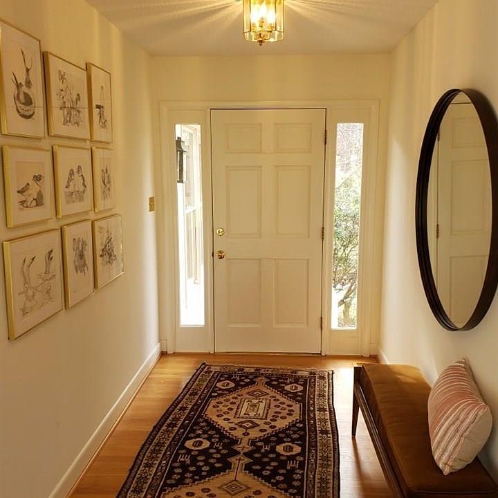 2nd image of 1748 Parker Ln
