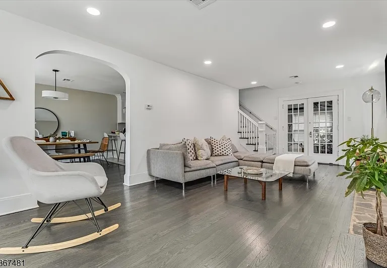 186 Gregory Ave — Photo 3