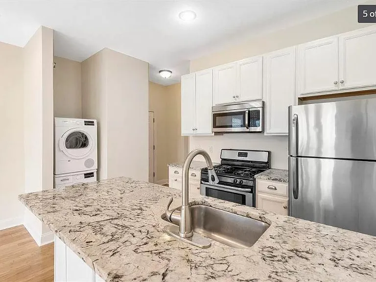 327 70th St #2B — Photo 4